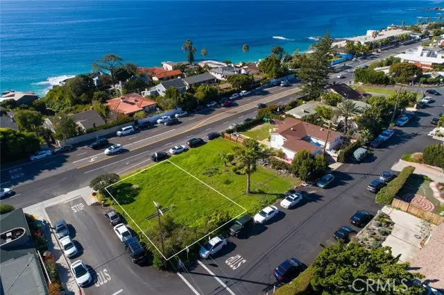 Laguna Beach, CA 92651,31526 Coast