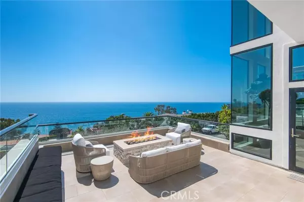 Laguna Beach, CA 92651,2492 Glenneyre Street