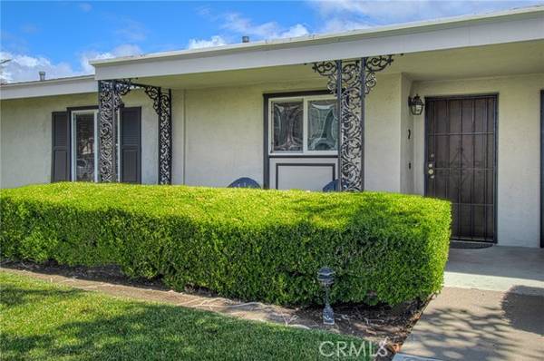 2400 Elden Avenue #2, Costa Mesa, CA 92627