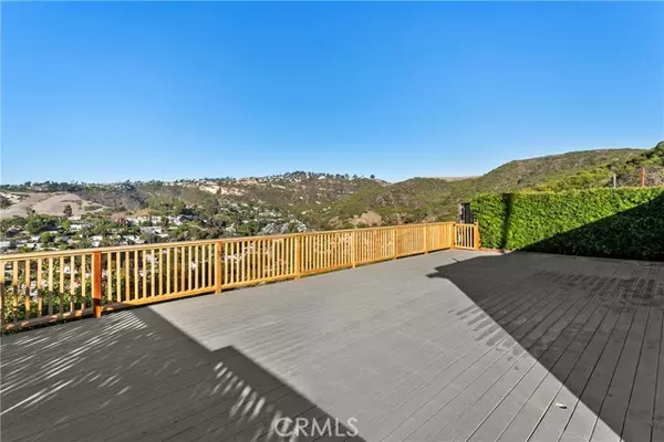 Laguna Beach, CA 92651,984 Summit Drive