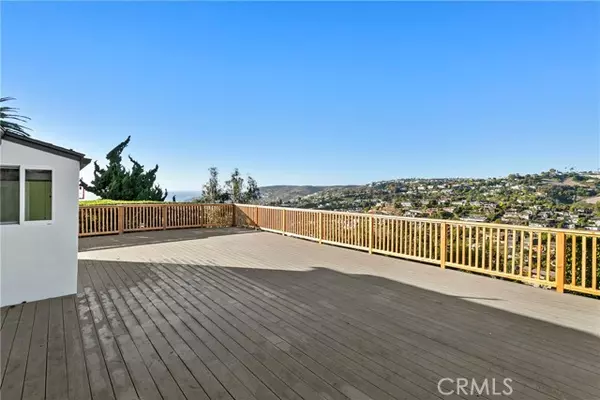 Laguna Beach, CA 92651,984 Summit Drive