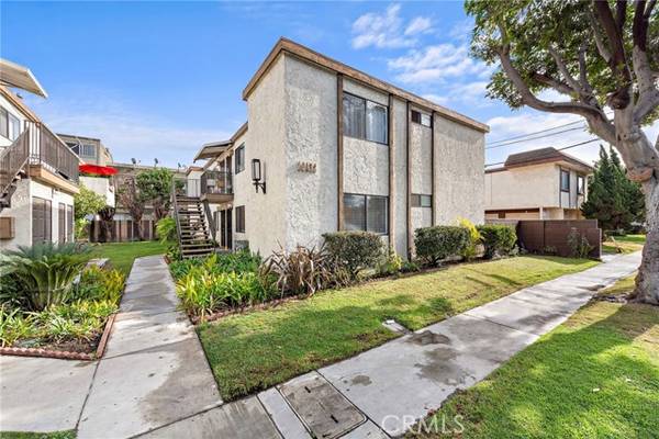 16132 Parkside Lane #B, Huntington Beach, CA 92647