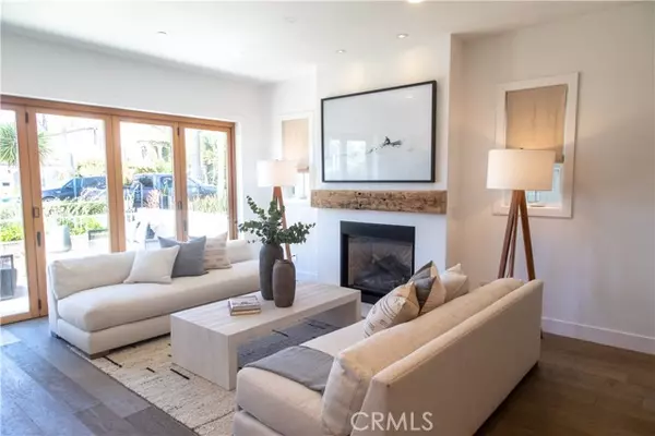 Corona Del Mar, CA 92625,424 Marguerite Avenue