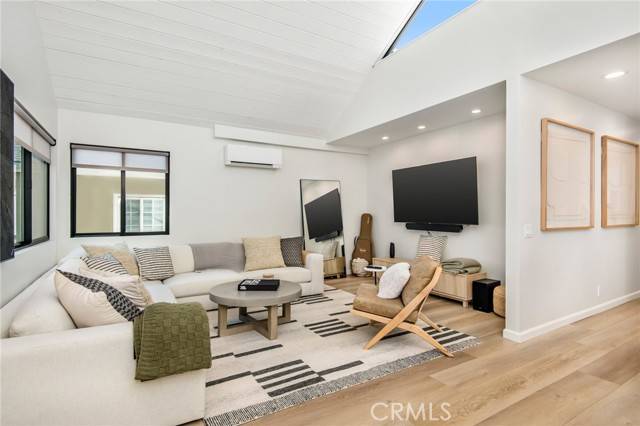 Corona Del Mar, CA 92625,717 Orchid Avenue