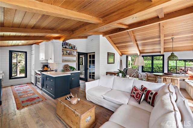 Laguna Beach, CA 92651,31793 5th Avenue