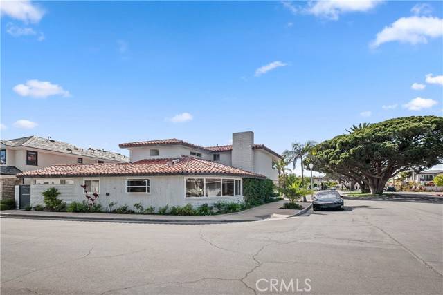 Newport Beach, CA 92663,141 Via Havre