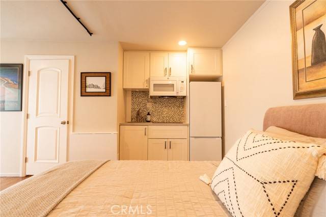 327 Third Street #V, Laguna Beach, CA 92651