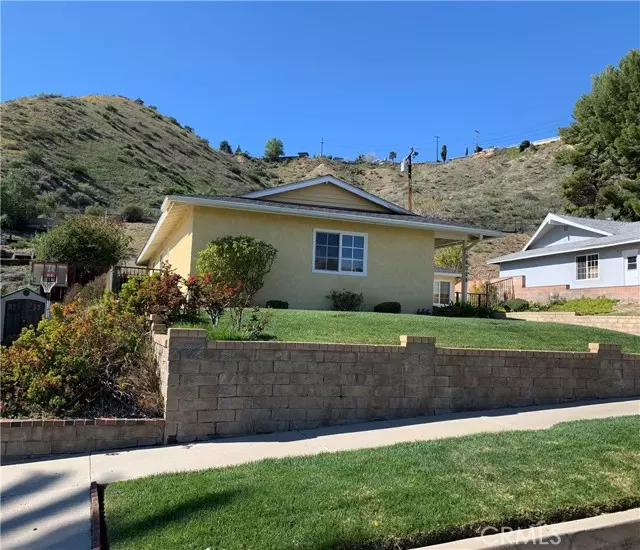 27861 Rosamond Drive, Canyon Country, CA 91351