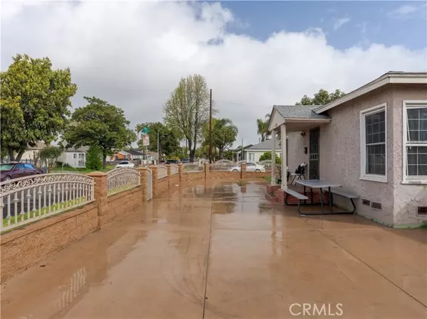 Compton, CA 90221,604 N Locust Avenue