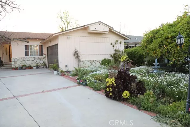 7633 Chisholm Avenue, Van Nuys, CA 91406