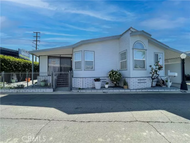 10001 Frontage #84, South Gate, CA 90280