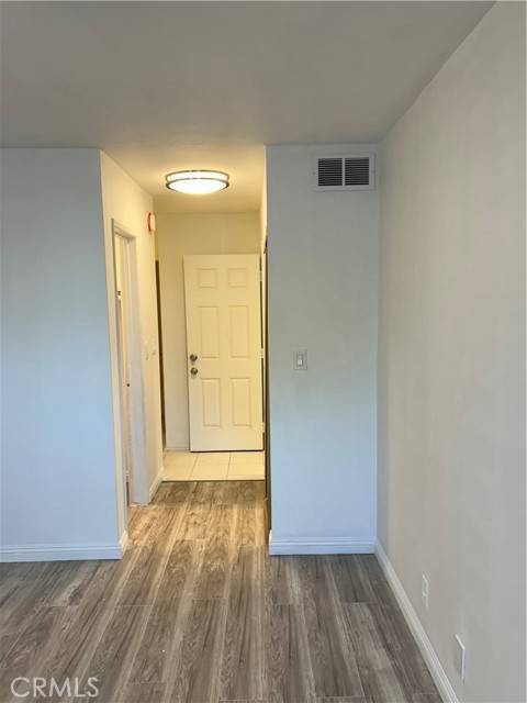 Tarzana, CA 91356,18620 Hatteras Street #272