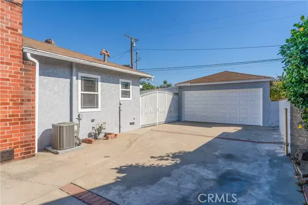 Downey, CA 90242,12714 La Reina Avenue