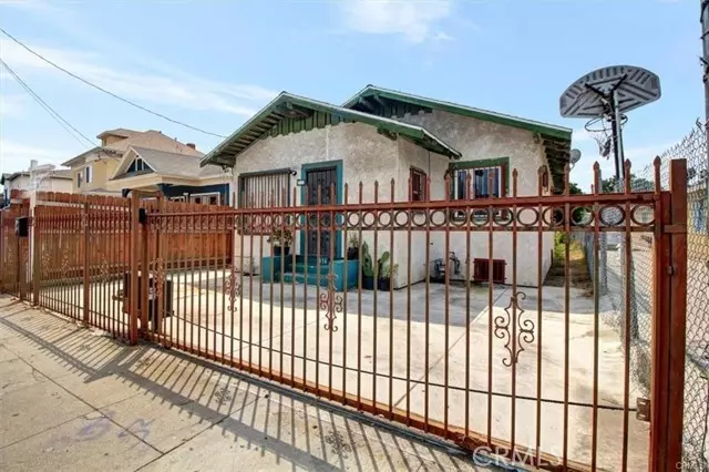 736 E 40th Place, Los Angeles, CA 90011