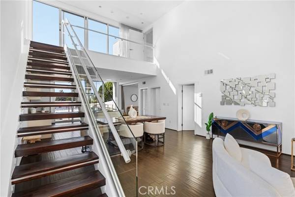 925 North Genesee Avenue #4, West Hollywood, CA 90046