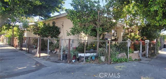 6300 Holmes Avenue, Los Angeles, CA 90001