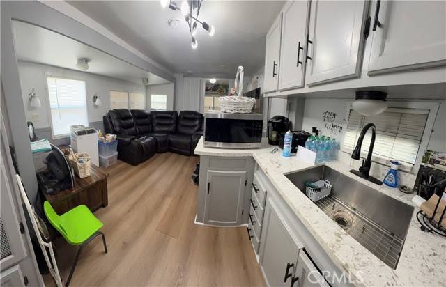 Fullerton, CA 92833,1850 W Orangethorpe #1