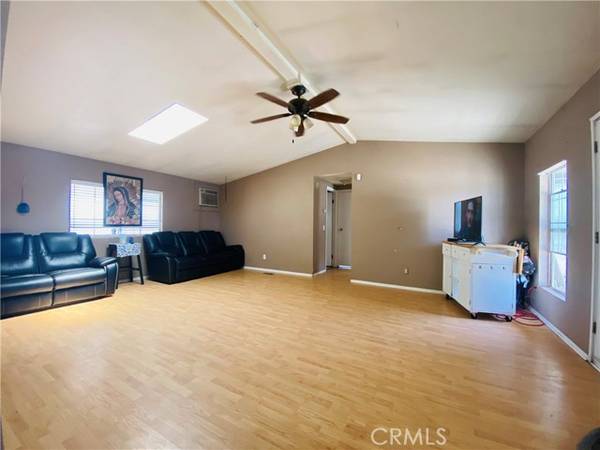 20948 W Central Avenue, Kerman, CA 93630