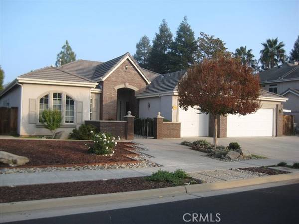 1255 N Terry Avenue, Clovis, CA 93619