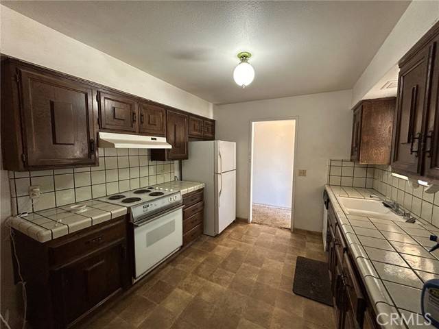 12027 S Brawley Avenue, Caruthers, CA 93609