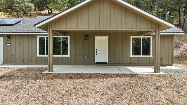 43179 E Sugar Pine Drive, Oakhurst, CA 93644