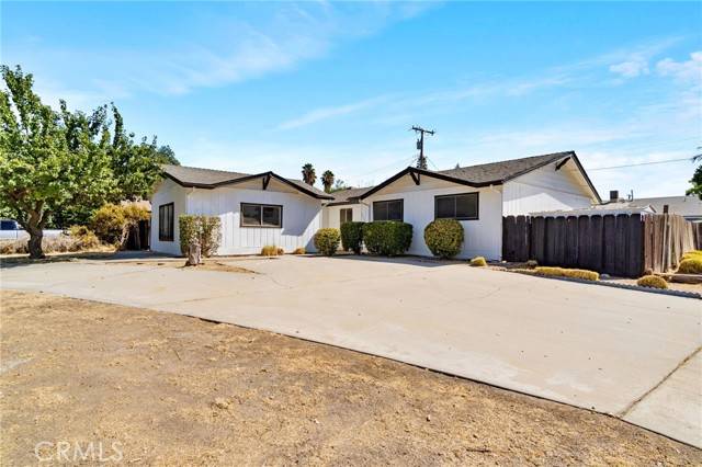 2738 S Fairway Court, Visalia, CA 93277