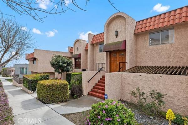 2502 Skyline Drive, Signal Hill, CA 90755