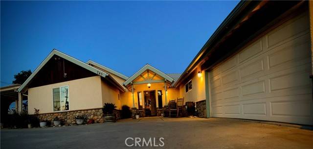 745 N Stage Coach Lane, Fallbrook, CA 92028