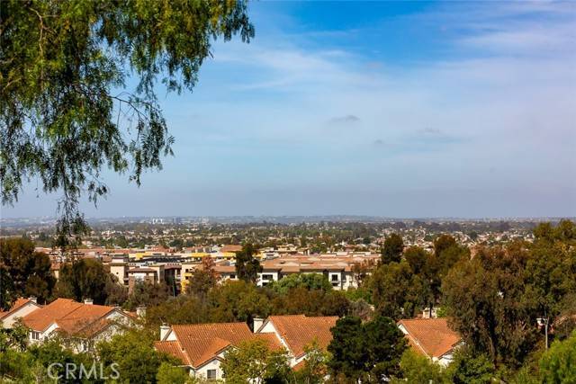 San Diego, CA 92131,11165 Affinity Court #32