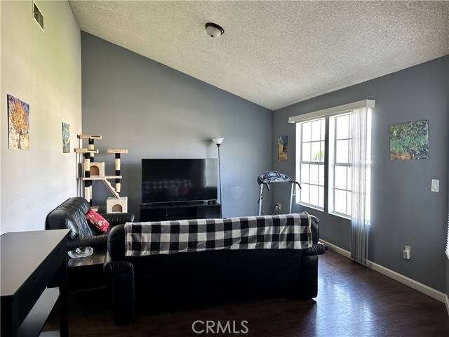 983 Orchard Lane, Colton, CA 92324