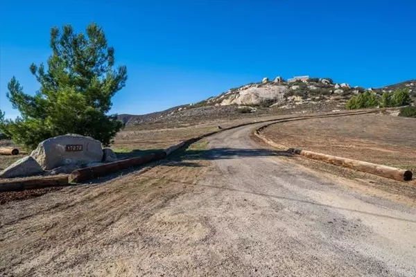 Ramona, CA 92065,17272 Oak Hollow Road