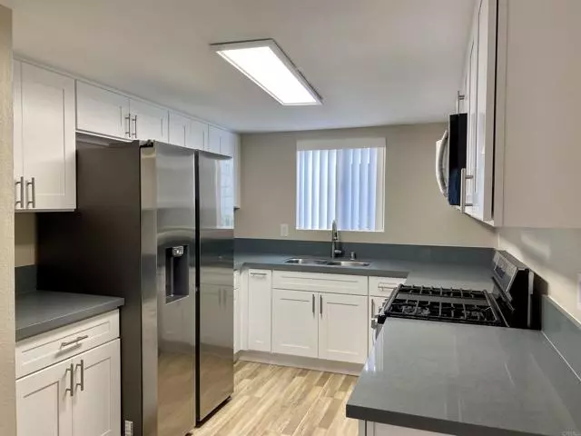 Vista, CA 92084,2112 E Vista Way #3