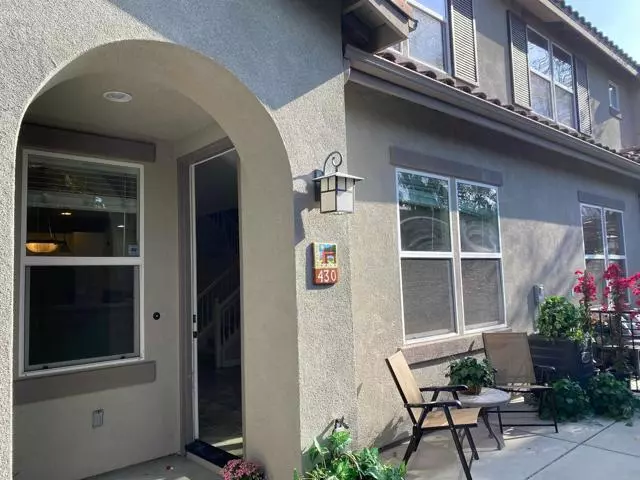 430 Caminito Azul, Vista, CA 92083