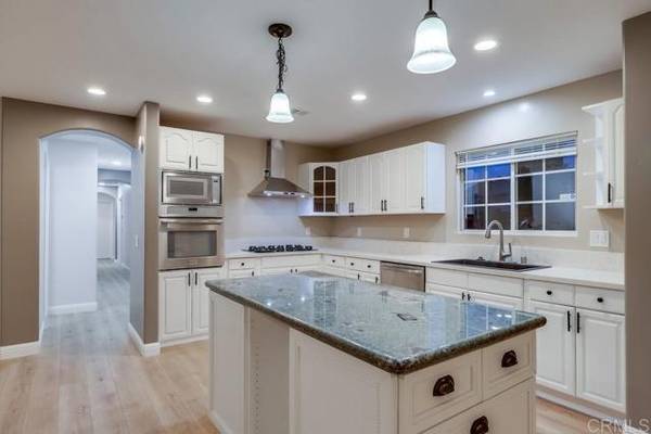 2190 Primrose Avenue, Vista, CA 92083