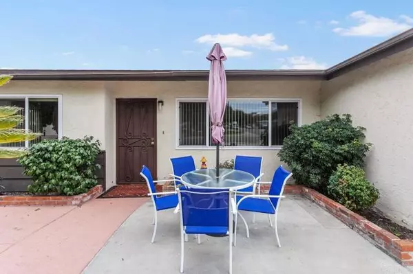 516 Moa Drive, Vista, CA 92083