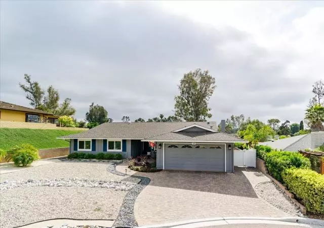 1076 La Reina Drive, San Marcos, CA 92078