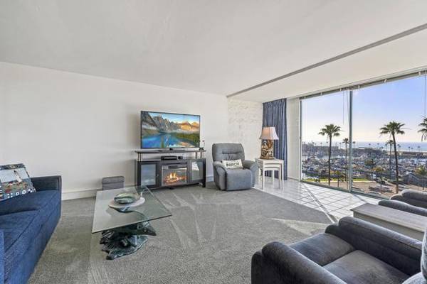 Oceanside, CA 92054,1200 Harbor Drive #4C