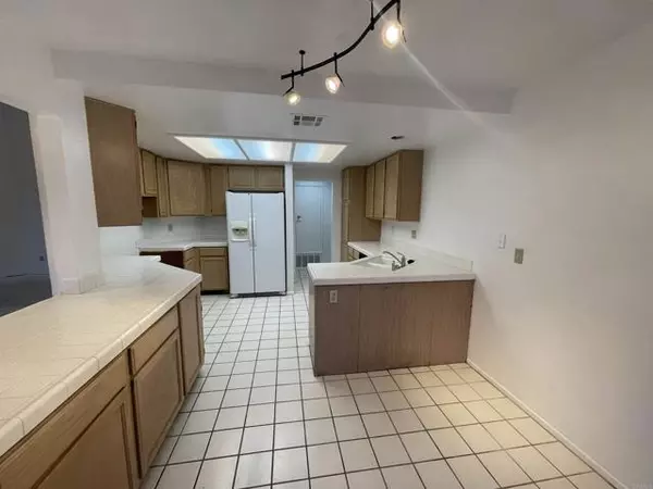 San Marcos, CA 92078,1299 Via Apuesto