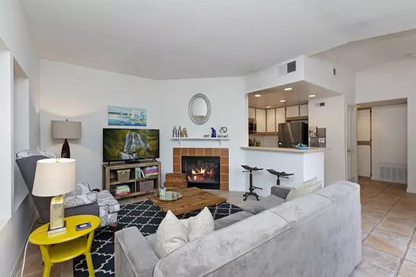 Oceanside, CA 92057,5048 Via Manos #E