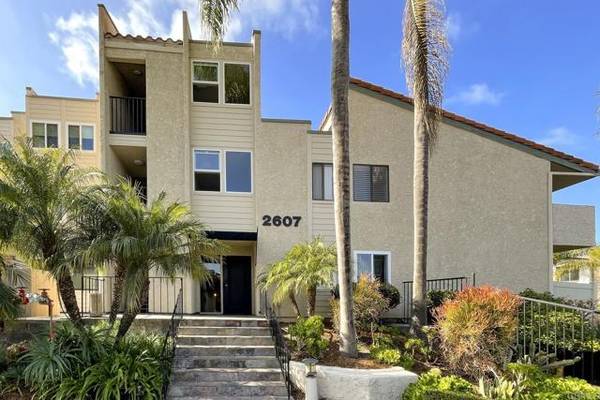 Carlsbad, CA 92009,2607 Pirineos Way #305