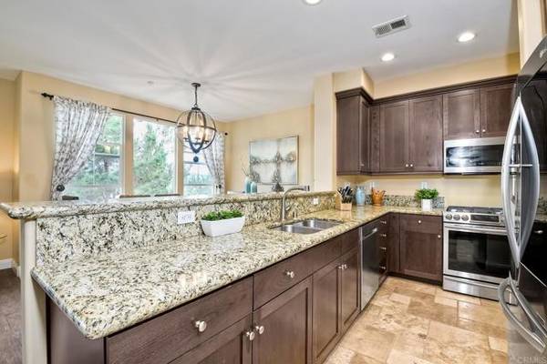 6946 BRASS Pl, Carlsbad, CA 92009