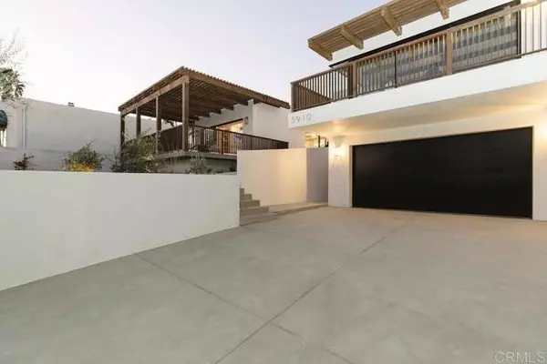 La Jolla, CA 92037,5910 Germaine Lane