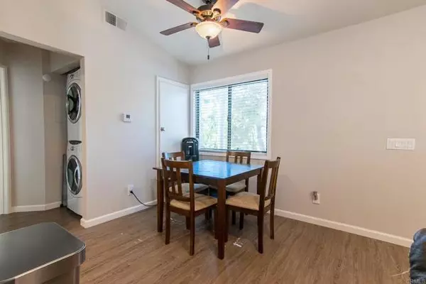 Vista, CA 92081,1941 Wellington Lane #4