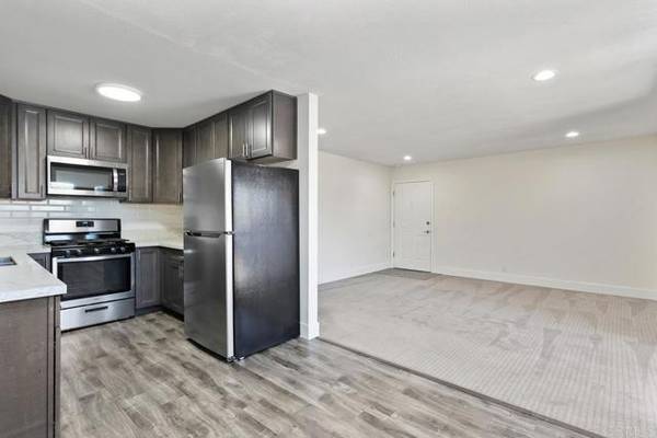 Oceanside, CA 92057,517 Calle Montecito #88