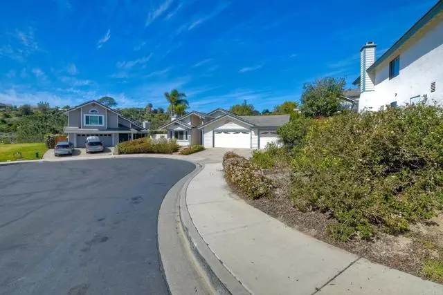 1110 Kildeer Ct, Encinitas, CA 92024