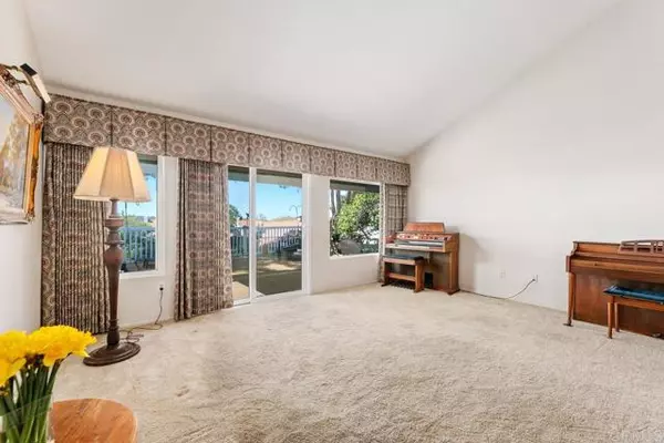 Oceanside, CA 92056,4695 Barcelona Way