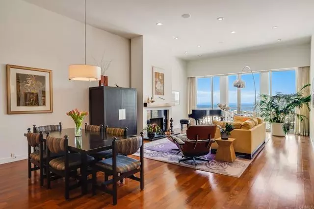 1001 Genter #PH4, La Jolla, CA 92037