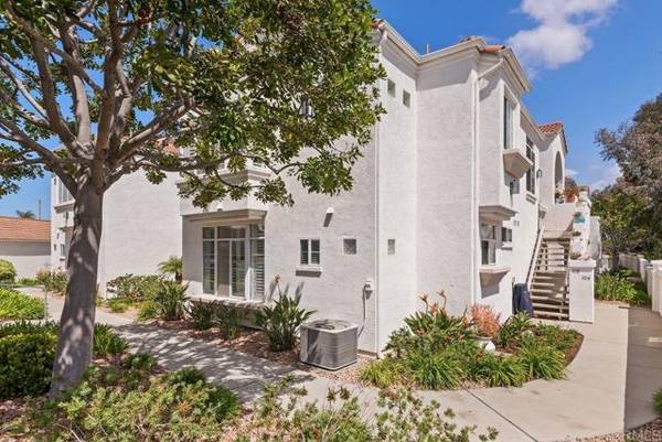 3325 Genoa Way #104, Oceanside, CA 92056