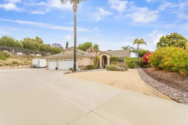 2520 Lynn Way, Vista, CA 92081