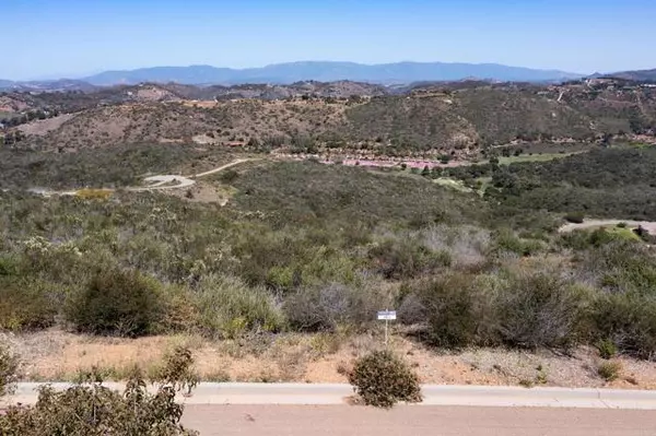 Vista, CA 92084,2322 Panoramic